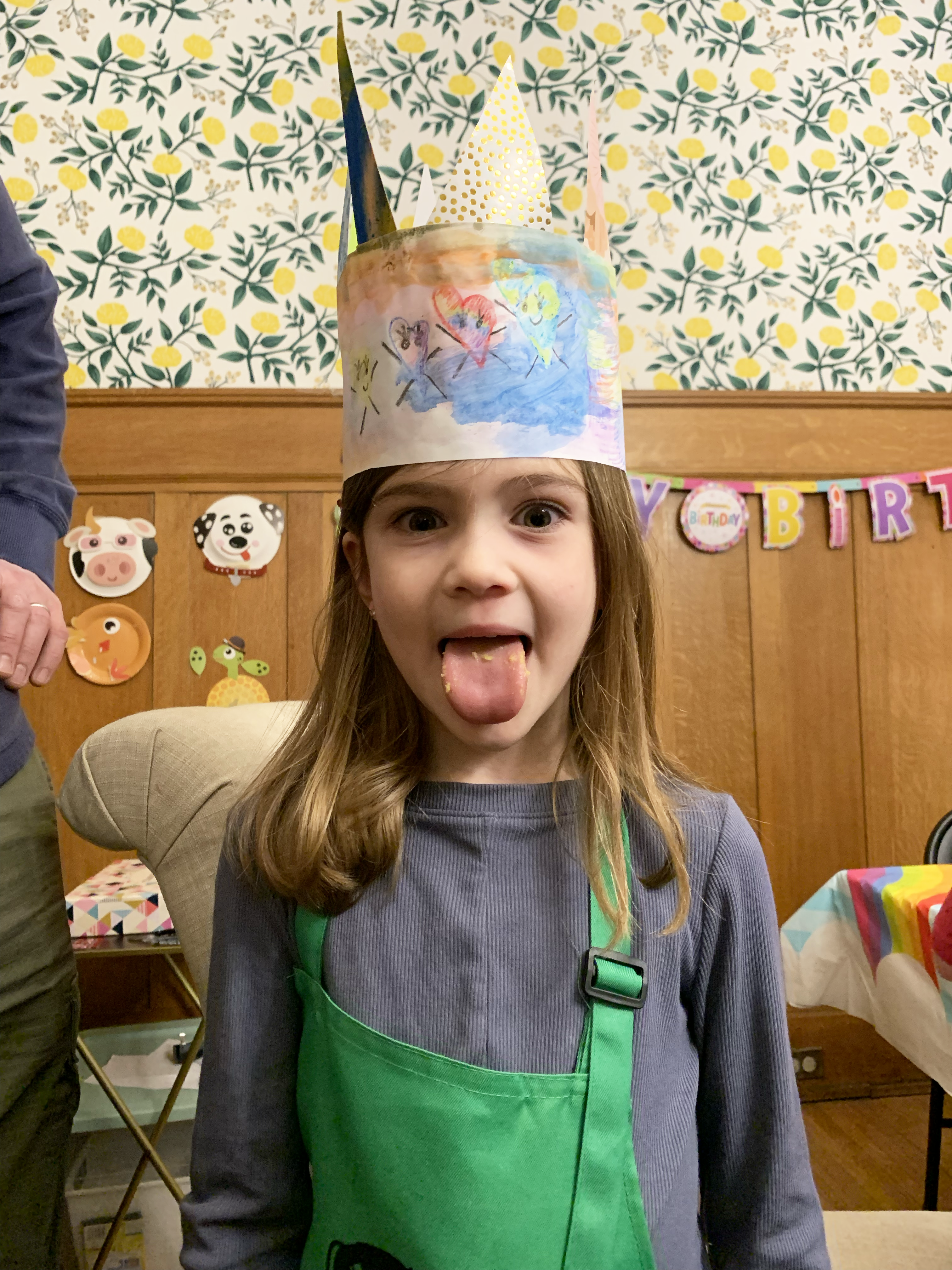 Birthday party with paper crown craft 