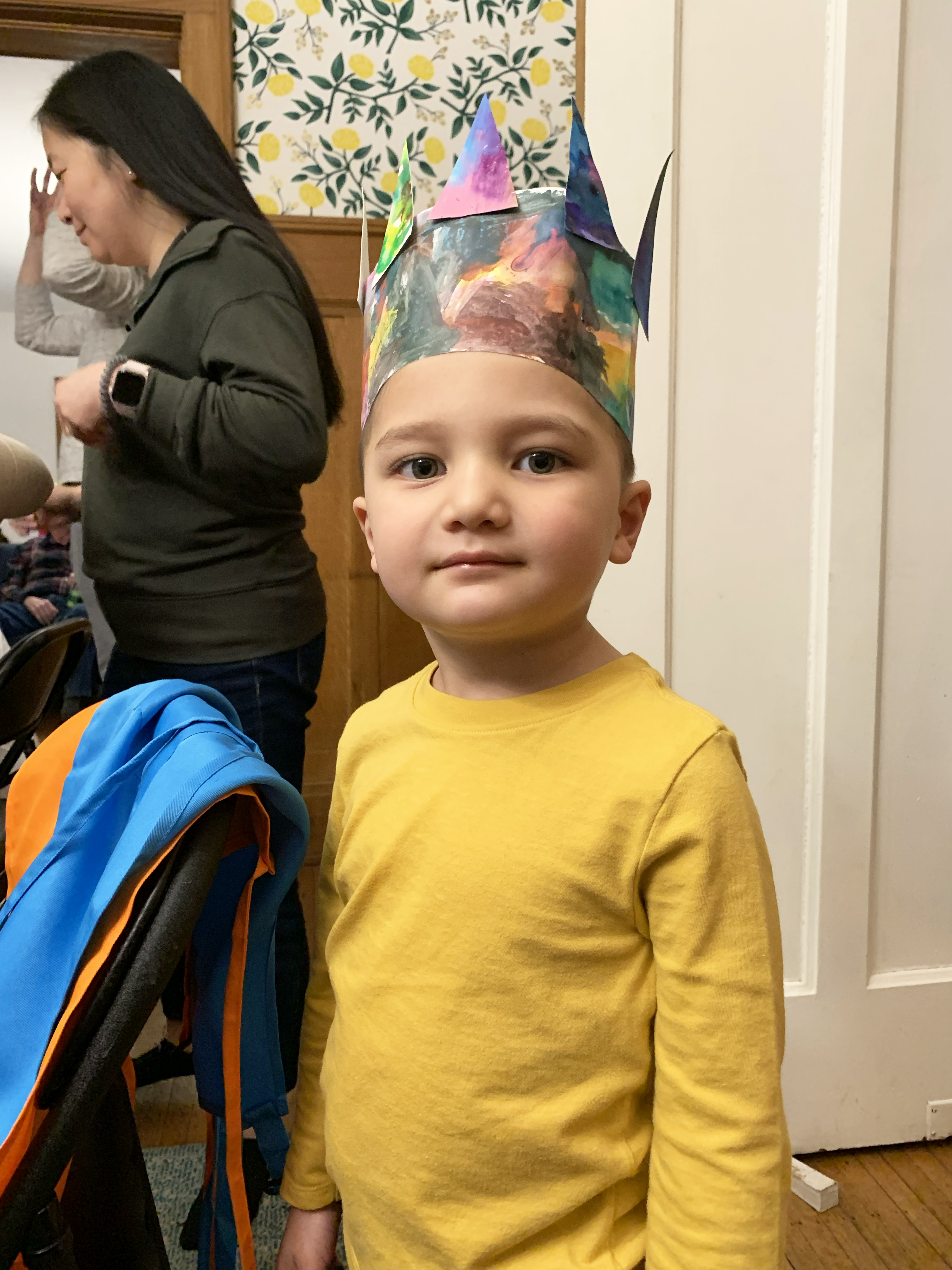 Birthday party with paper crown craft 